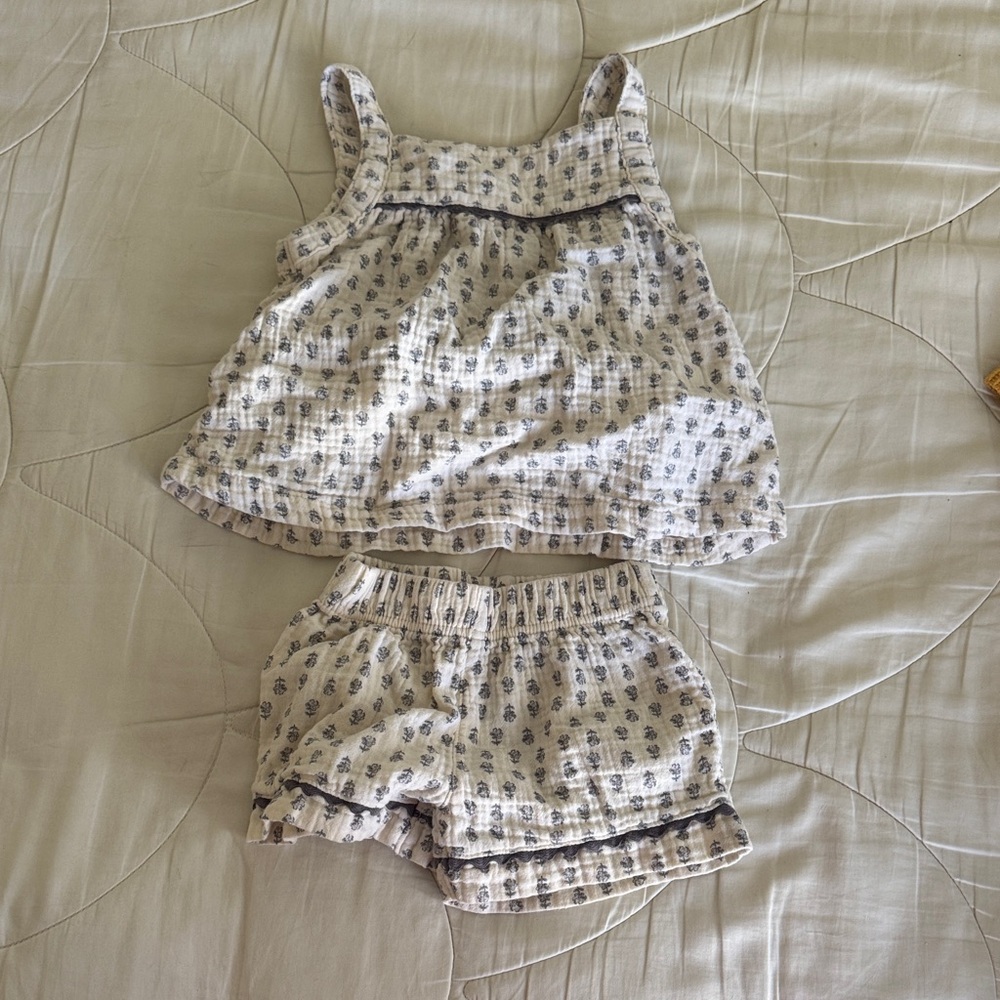 Carter's White and Black Kids Matching Set